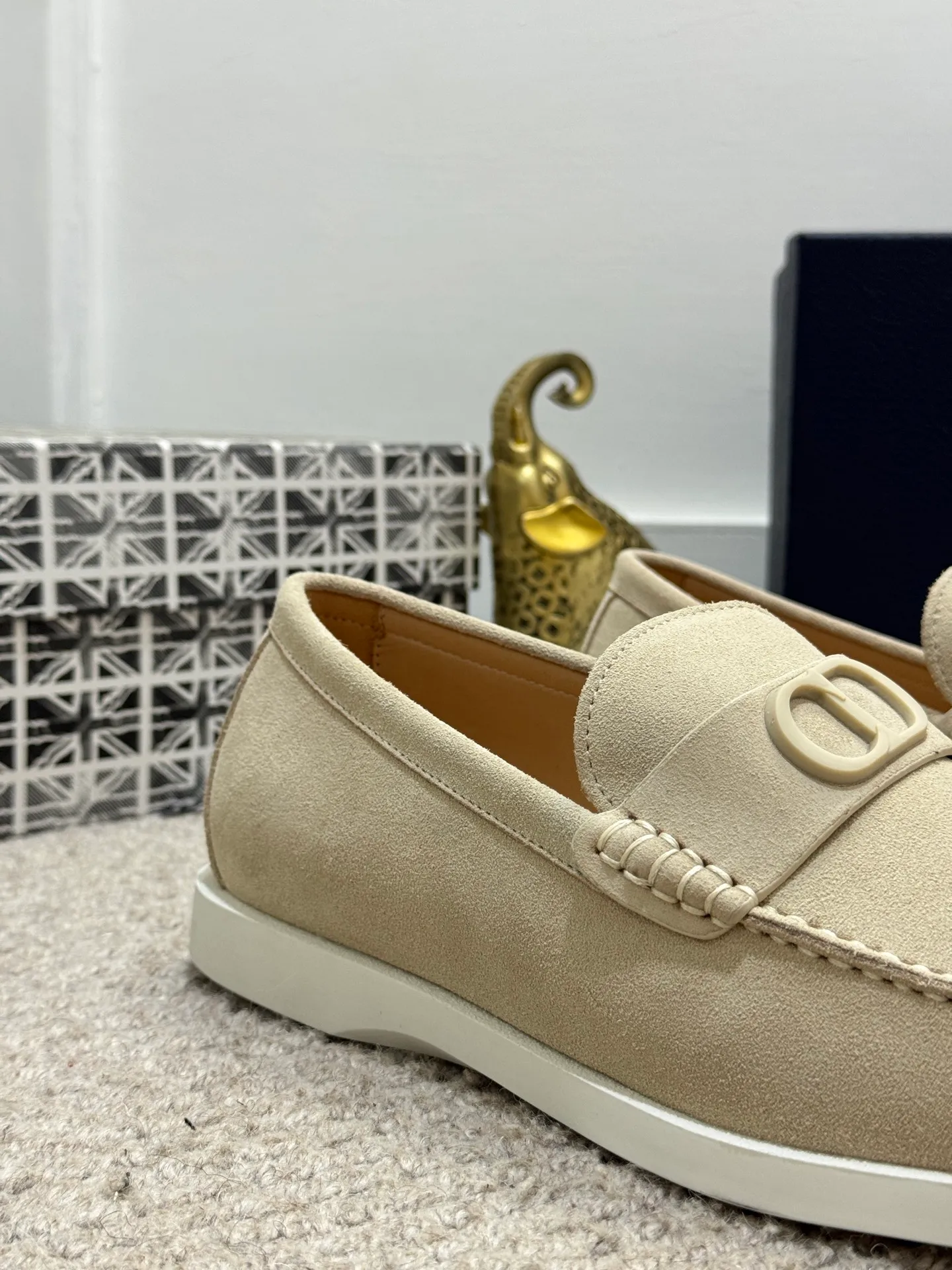 Men's men's shoes 💰480 [New style] 🍺🍺Dior men's casual shoes - a high version of the original one-to-one replica. It is a casual dress shoe. Crafted from luxuriously soft navy suede❤️‍🔥Cow leather lining💘Oblique printed panels on the upper. The lightweight white rubber sole adds sophistication, with an Oblique pattern engraved on the outsole and branding on the back. Size: 38-44 (45, 46 customized